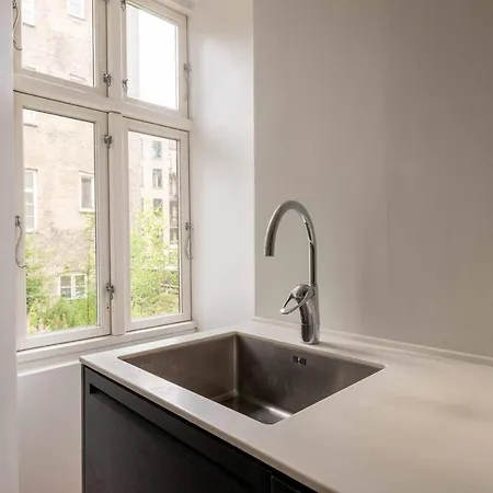 Spacious And Comfortable First-floor 3br *