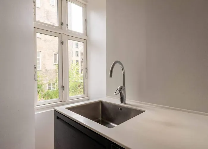 Spacious And Comfortable First-floor 3br *