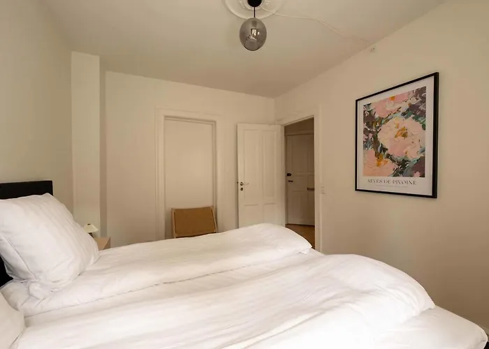 Spacious And Comfortable First-floor 3br 公寓 *